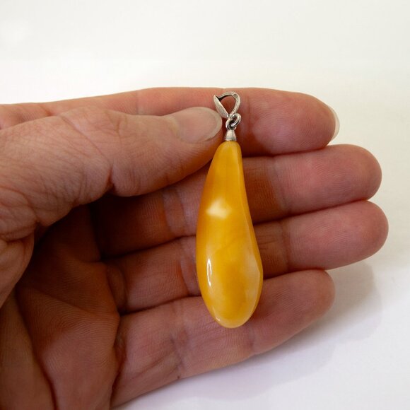 100% Real Genuine Butter Amber, Royal Amber With Silver Bail - Picture 5 of 8